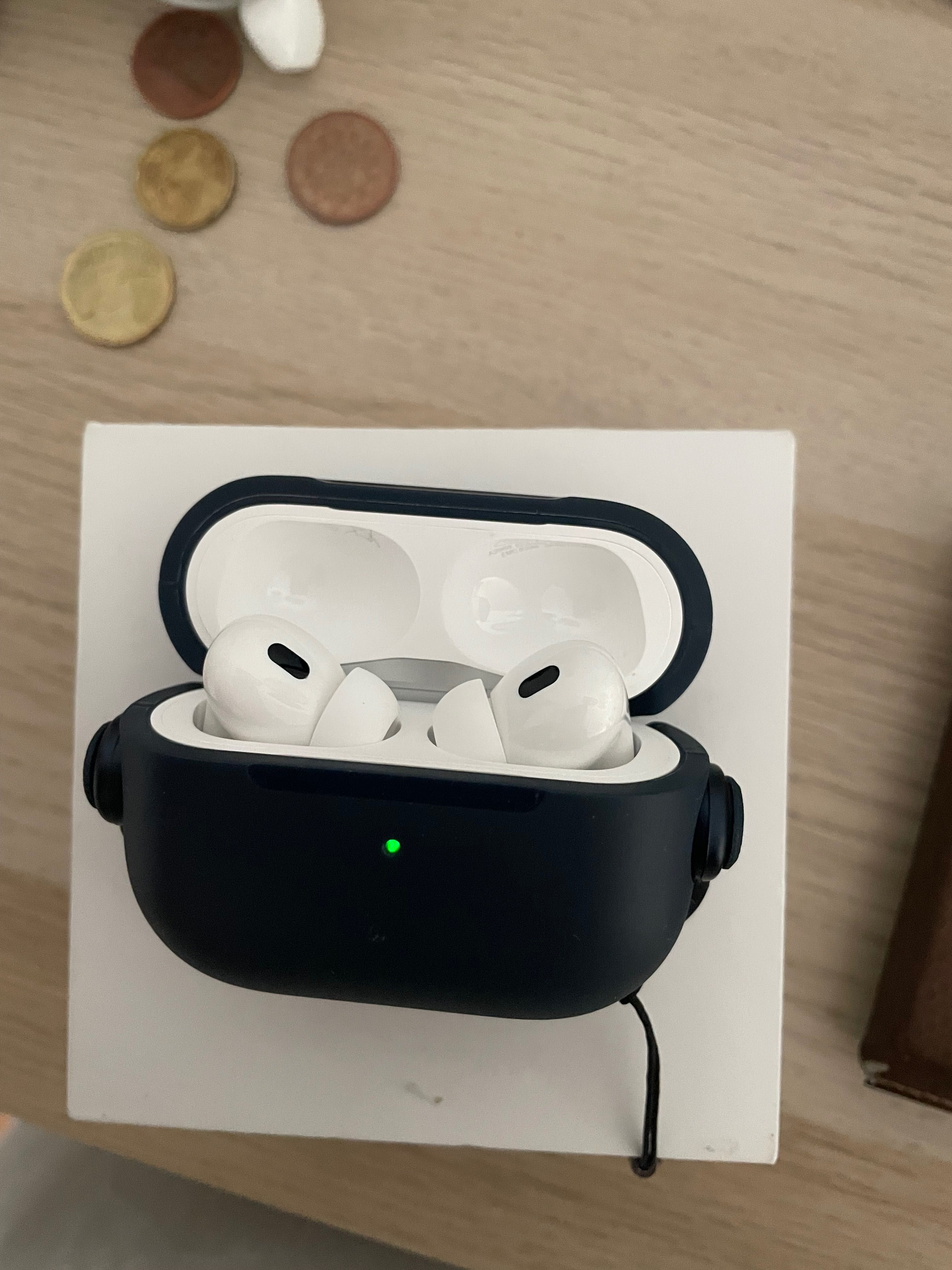 APPLE Airpods Pro 2ª USB-C (In Ear - Microfone - Noise Cancelling