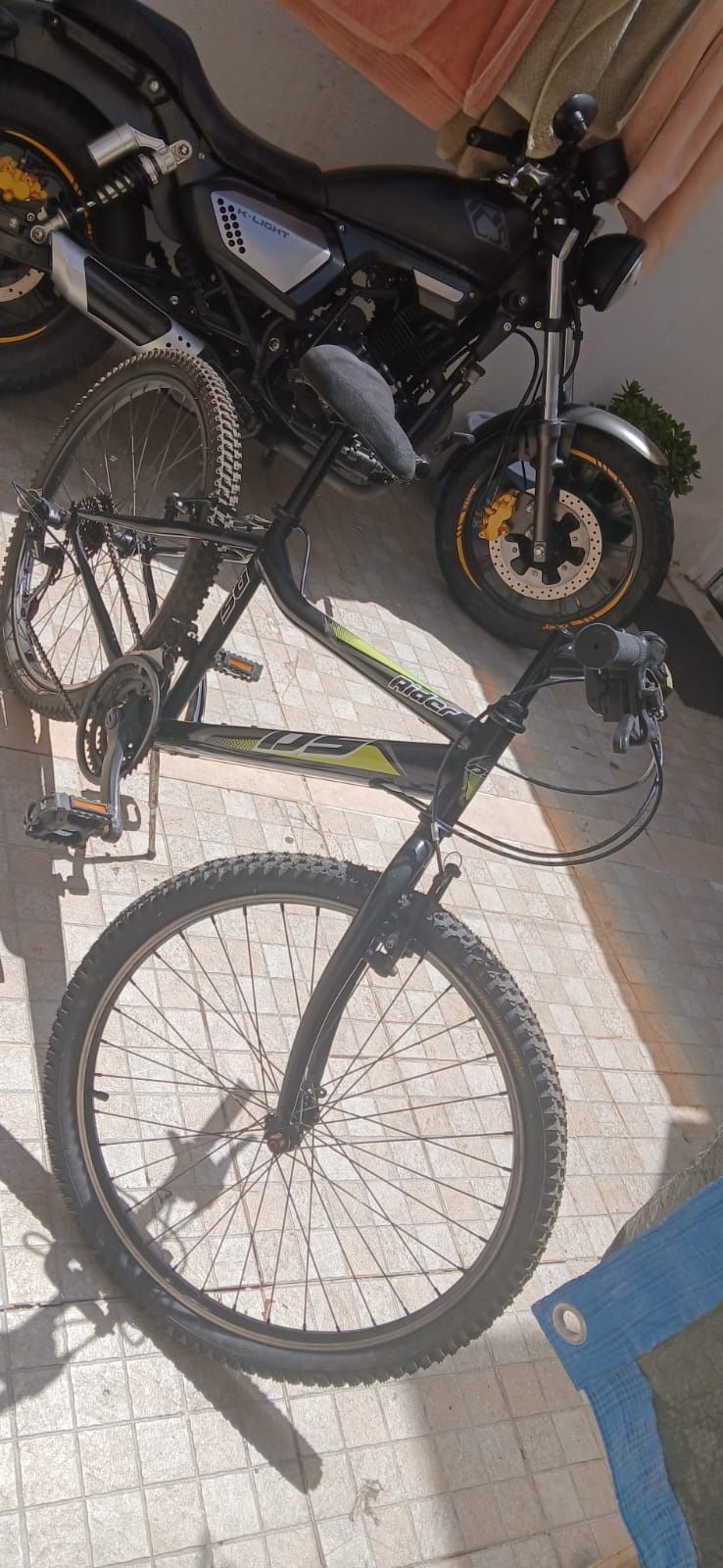Bicicleta usada, mas em bom estado.