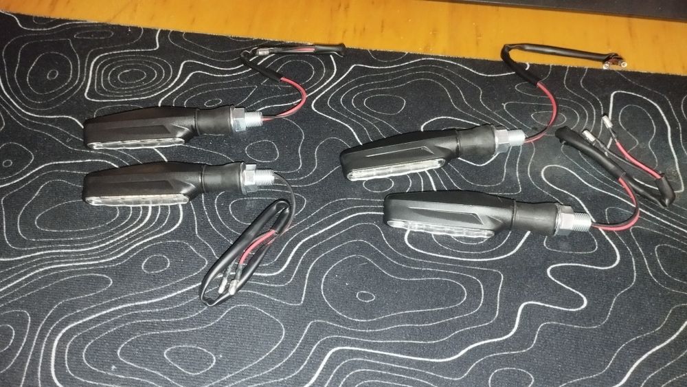 Поворотники LED комплект 4 шт - универсальные, яркие, для мопеда/скуте