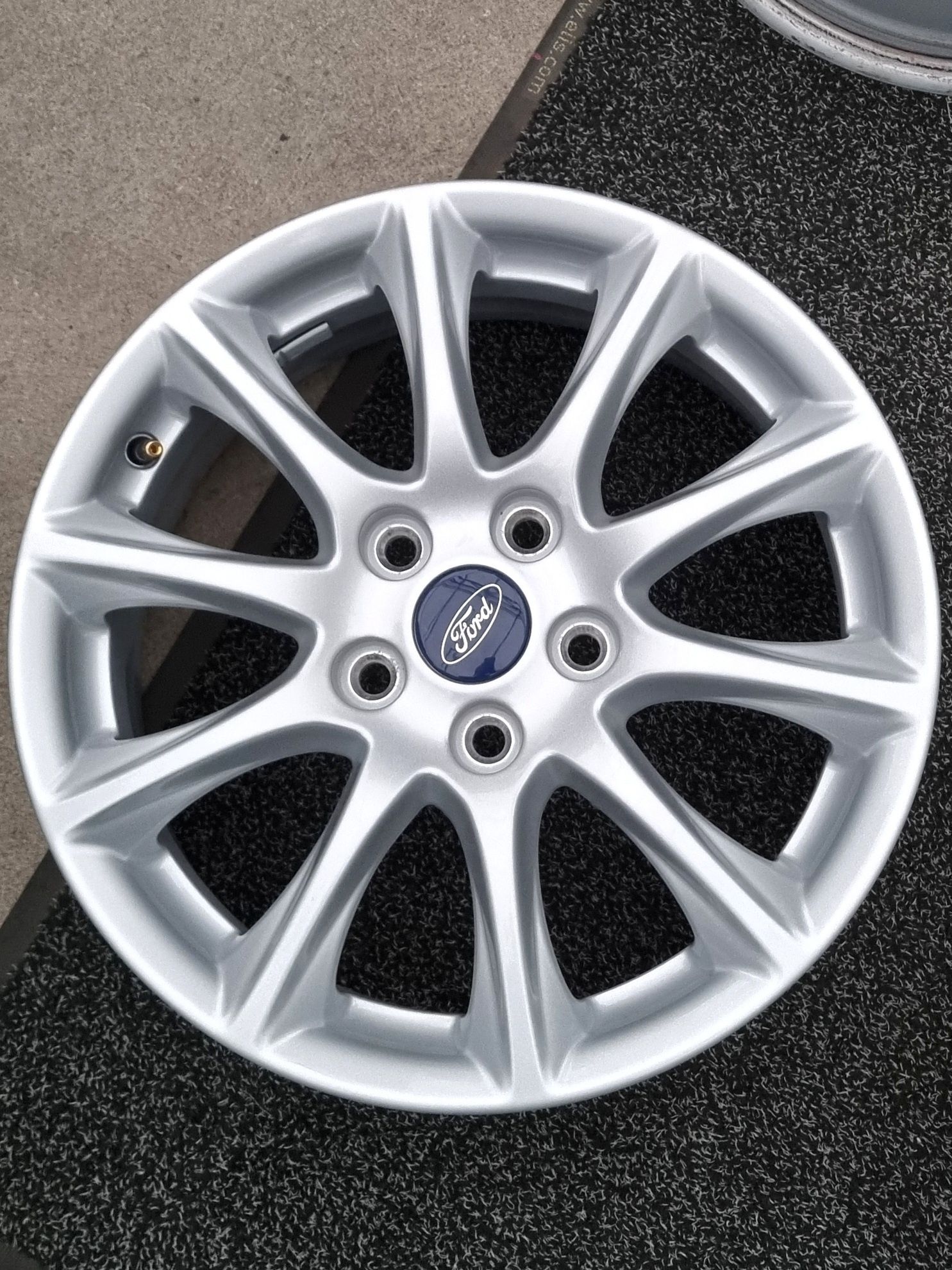 Felgi Alu 16" Ford Mondeo MK5 MK4 Focus MK4 MK3 C-Max Kuga 5x108 Orygi