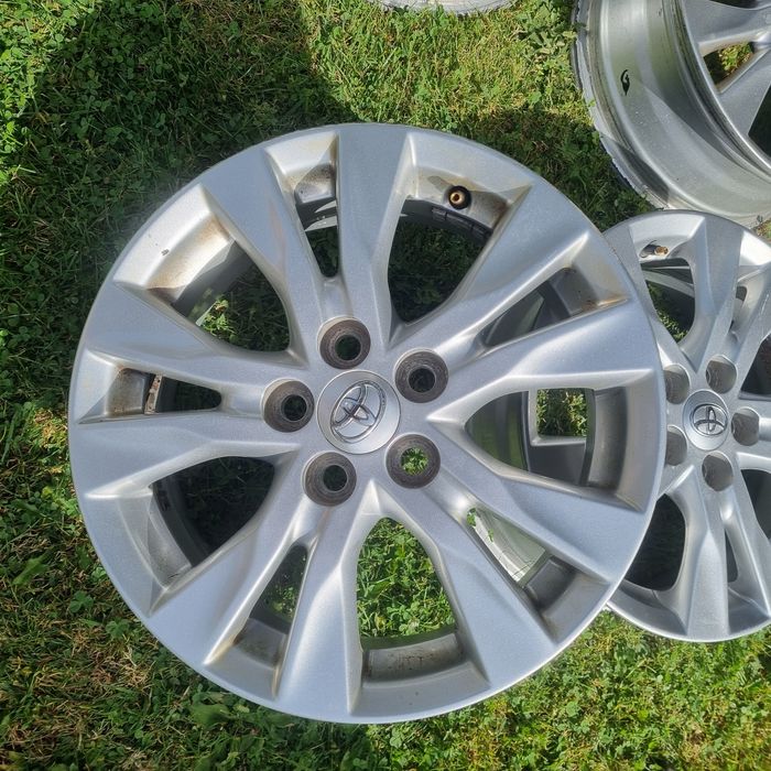 Alufelgi Toyota 15cali 5x114,3 wraz z czujnikami ciśnienia