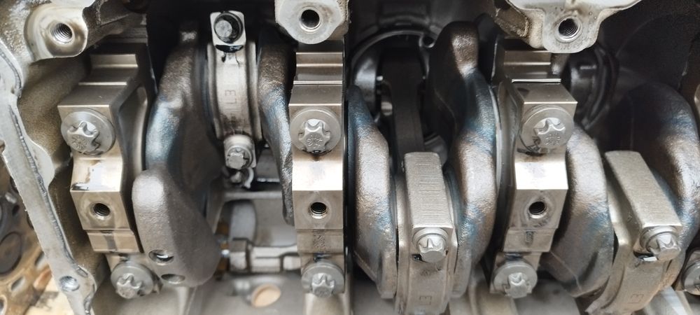 Wał korbowy wałki miska bmw b47