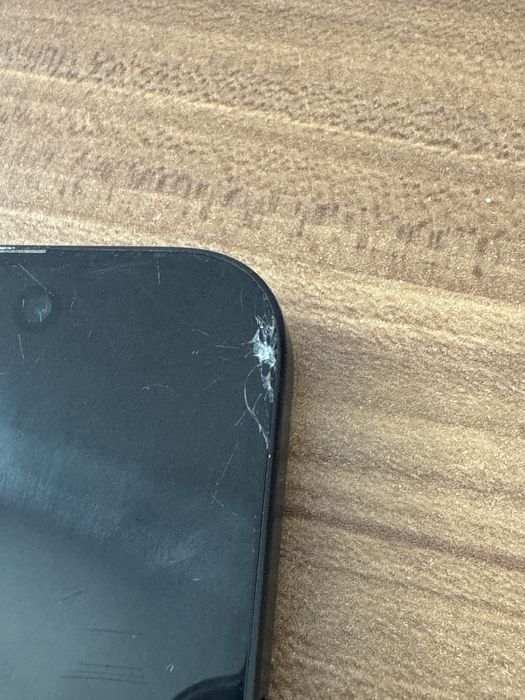 Продаю iphone 15 128gb 85% є тріщини