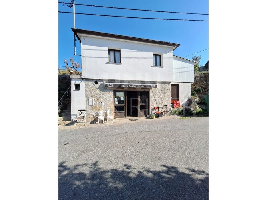 Espaço comercial em Riba de Mouro, Monção