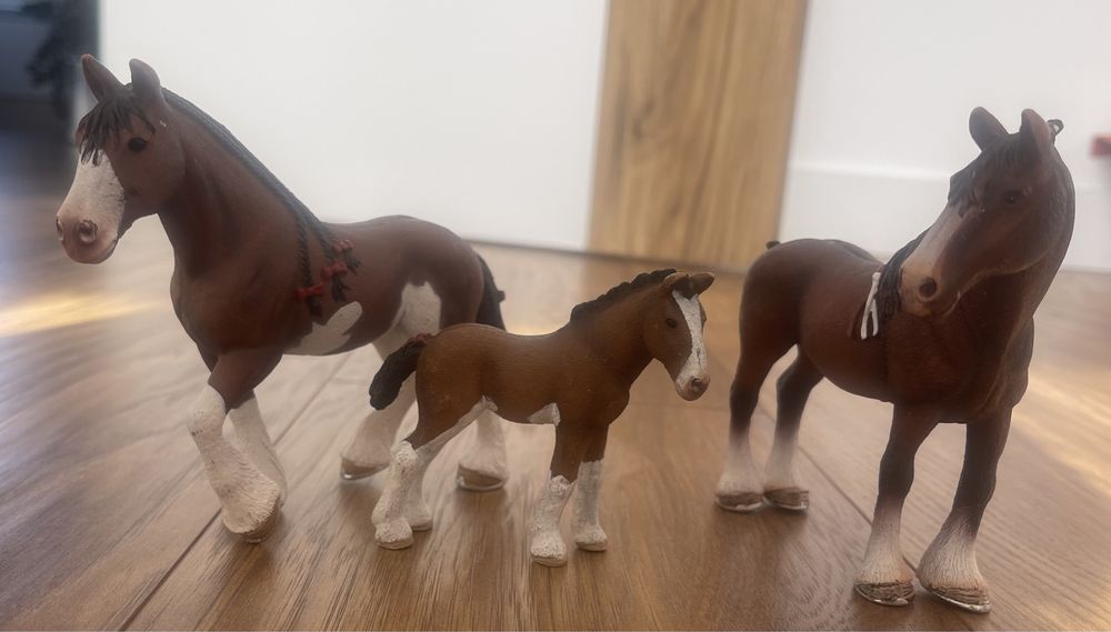 Figurki koni Schleich