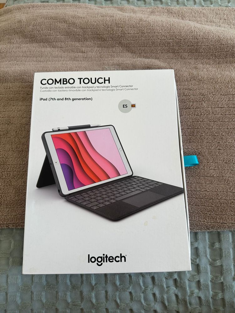 Cala com teclado para Ipad 7° e 8° geração
