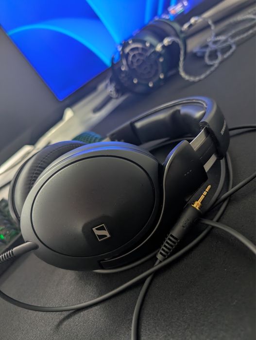 Sennheiser 620s - простір в закритих навушниках