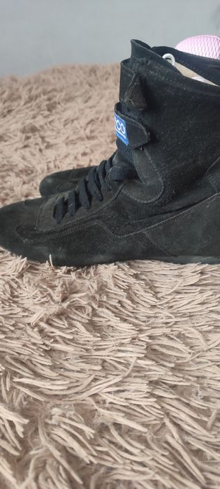 Взуття для автоспорту