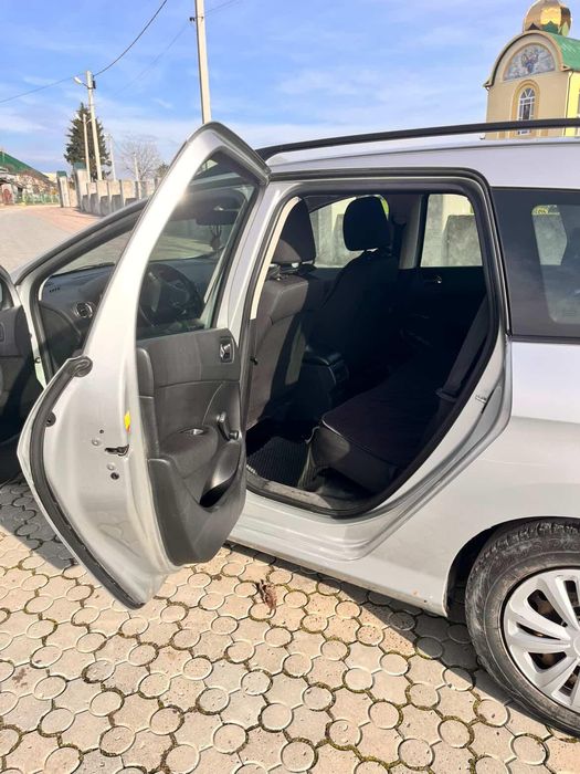 Проється Peugeot