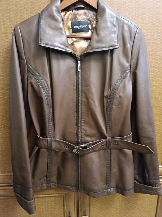 Жіноча шкіряна куртка