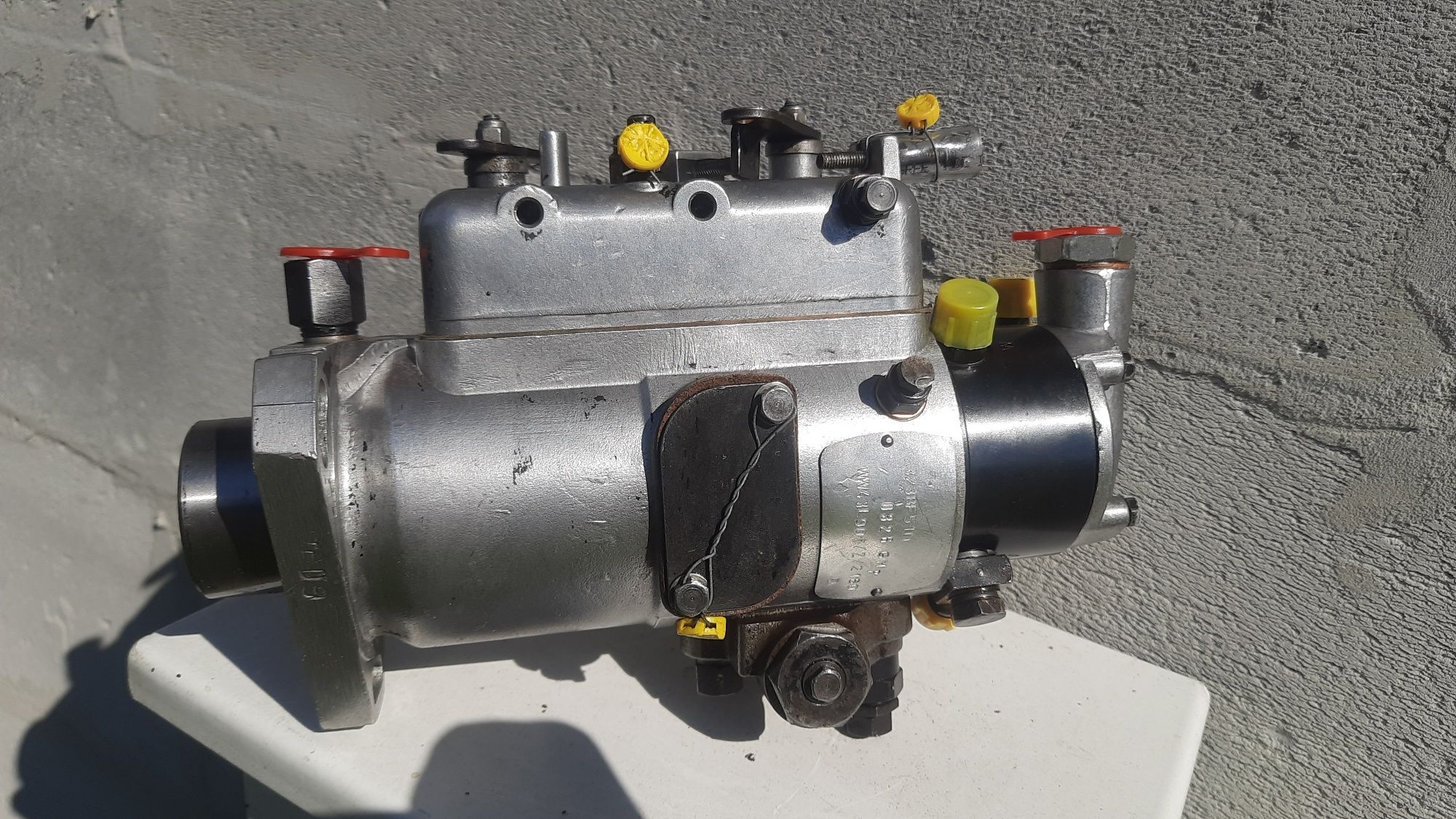 Ciagnik U-R-S-U-S C-360 3p Pompa wtryskowa MF 255 PERKINS 3