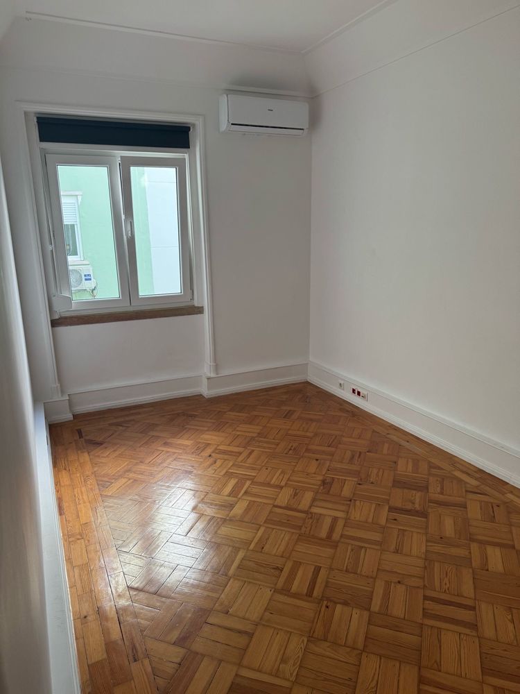 Arrendamento Apartamento T10 Rua Castilho