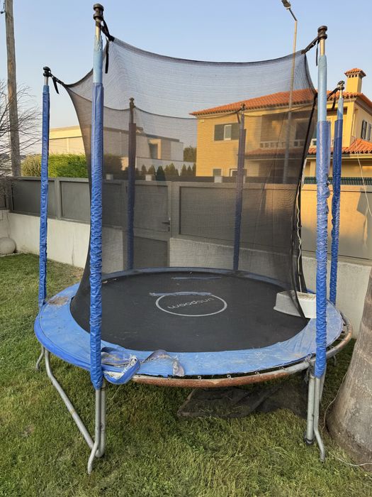 Trampolim infantil
