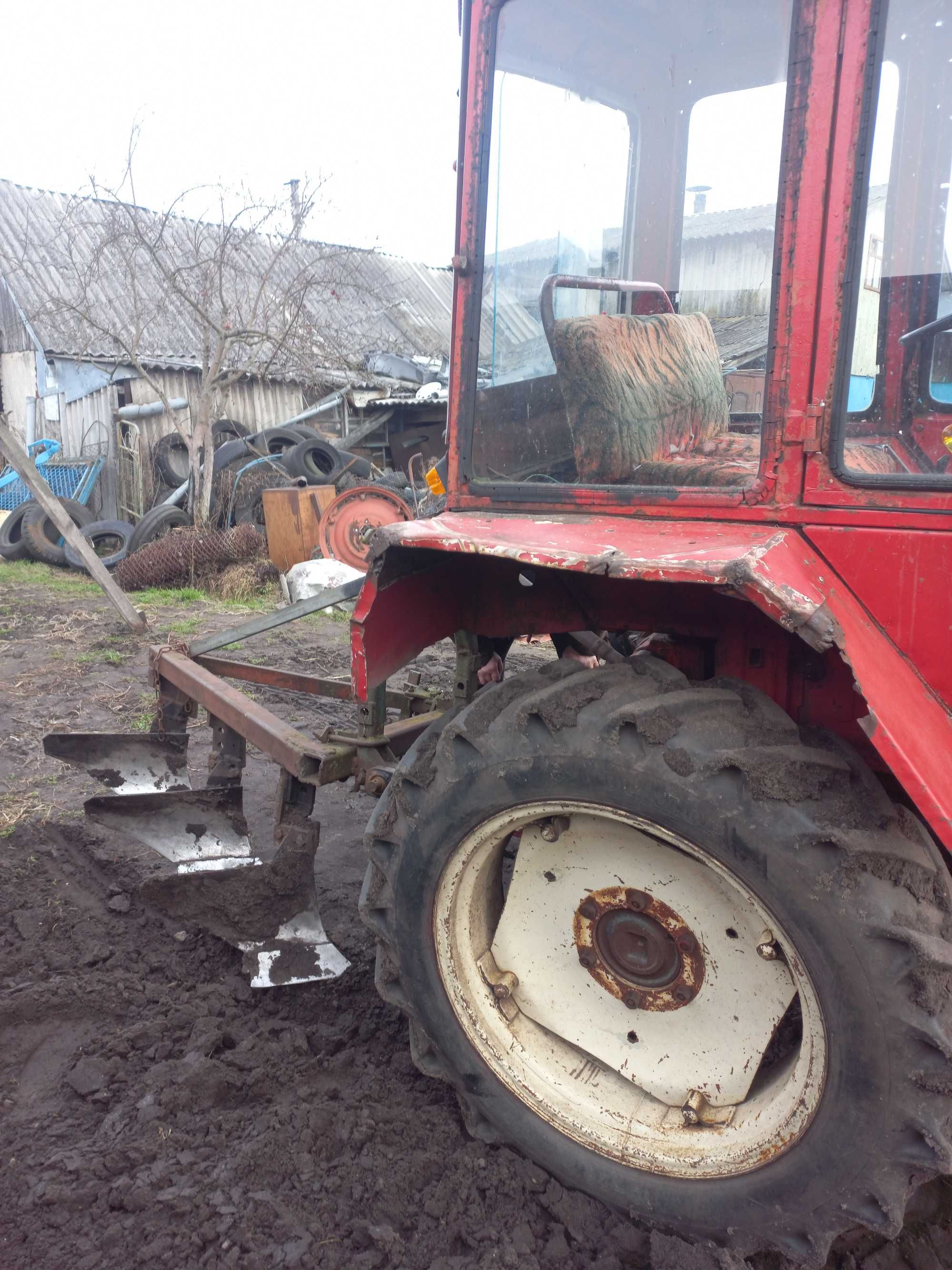 Продам т-25 плуг культиватор з доками 3400