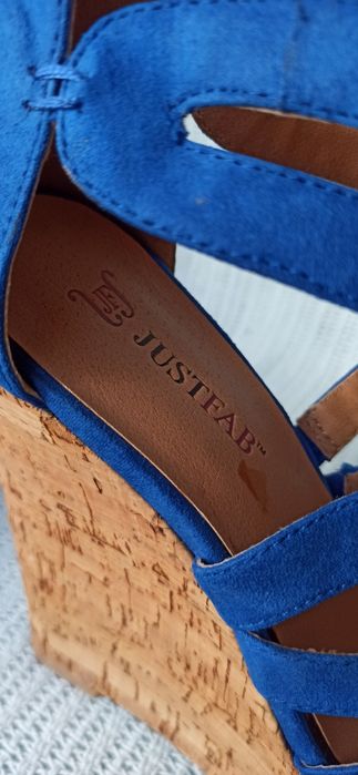 Босоніжки на танкетці сині JustFab 37 р + СЕРЕЖКИ В ПОДАРУНОК
