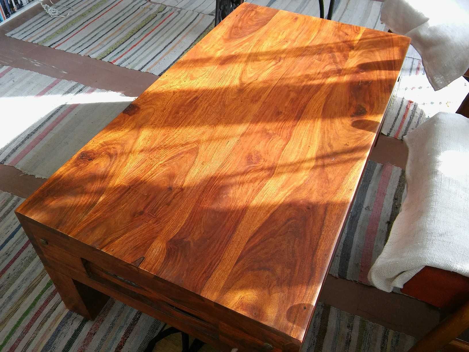 Stolik z litego drewna
