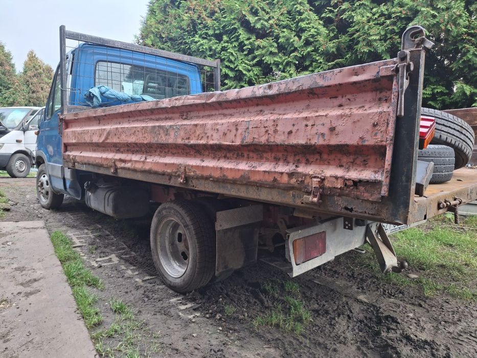 Iveco wywrotka kiper 2.8 CR  pali uszkodzony .