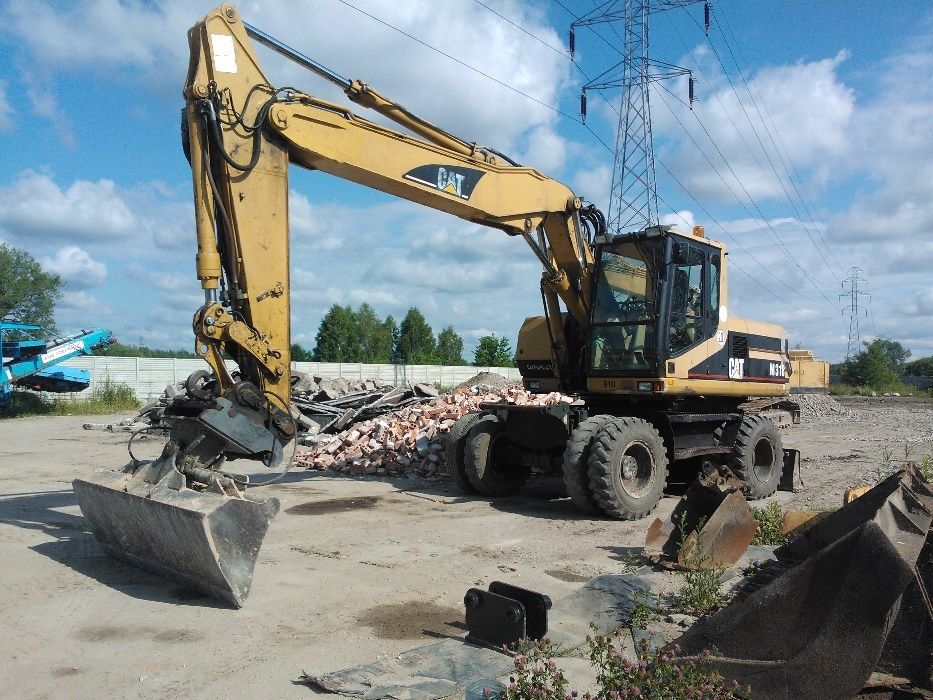 Wynajem koparki obrotowej z operatorem , wykopy pod fundamenty