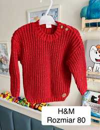Sweter czerwony o splocie w prążki H&M rozmiar 80 czerwony z Misiem