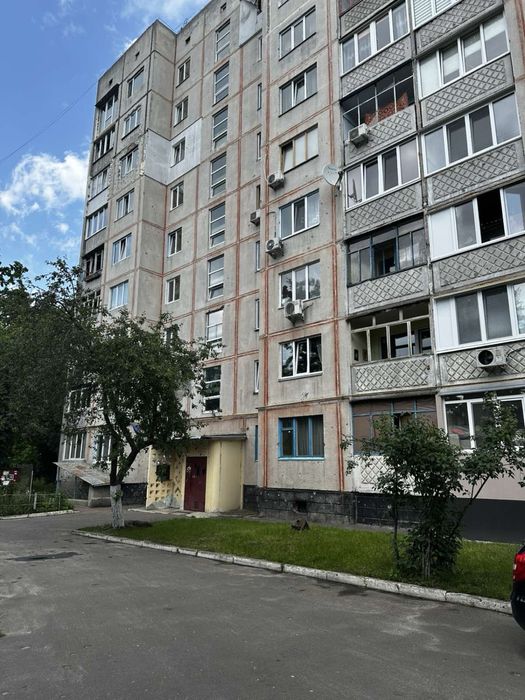 2-к в Центрі! Житловий стан! Є балкон! Ліфт