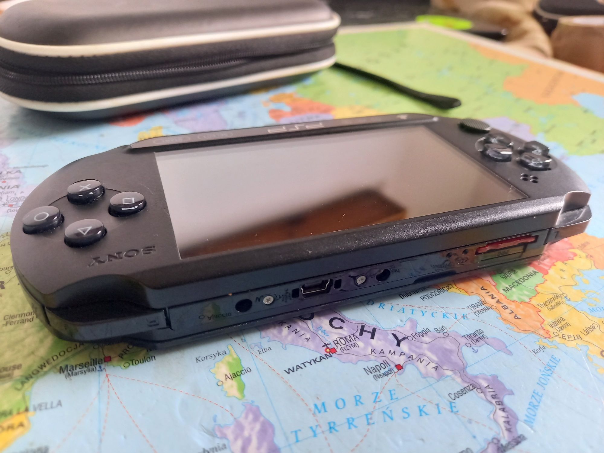 Konsola Sony psp Street E1004 4gb 20 gier stan BDB