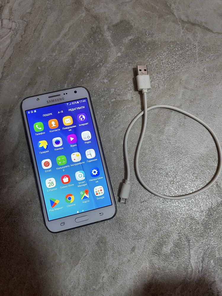 Телефон Samsung Galaxy j5, смартфон