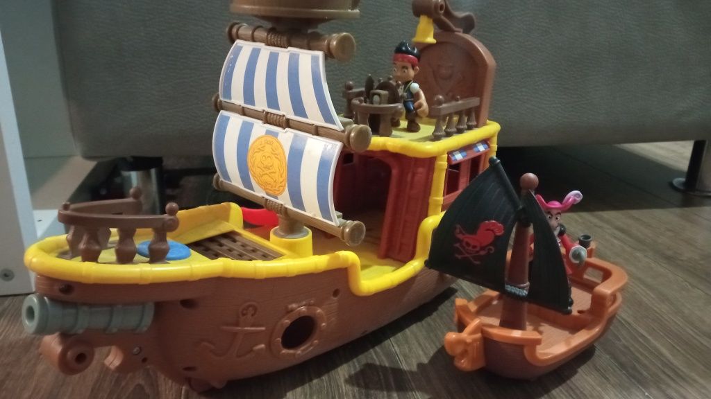 Fisher Price Statek Łajbek Jake i Piraci z Nibylandii