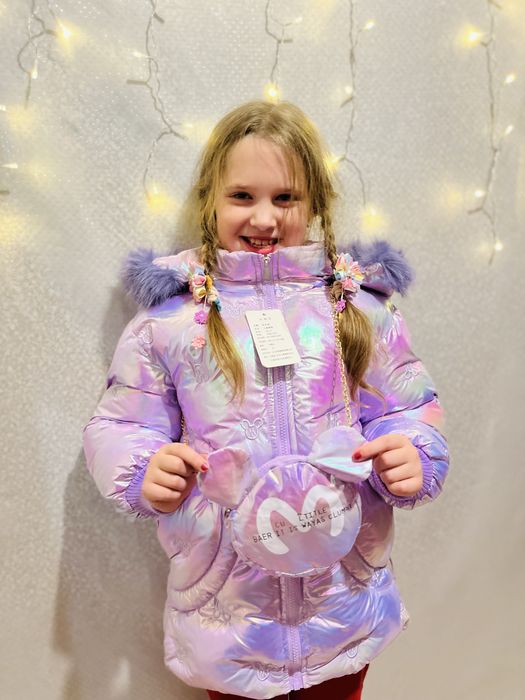 Зимова фіолетова куртка з сумочкою для дівчинки.