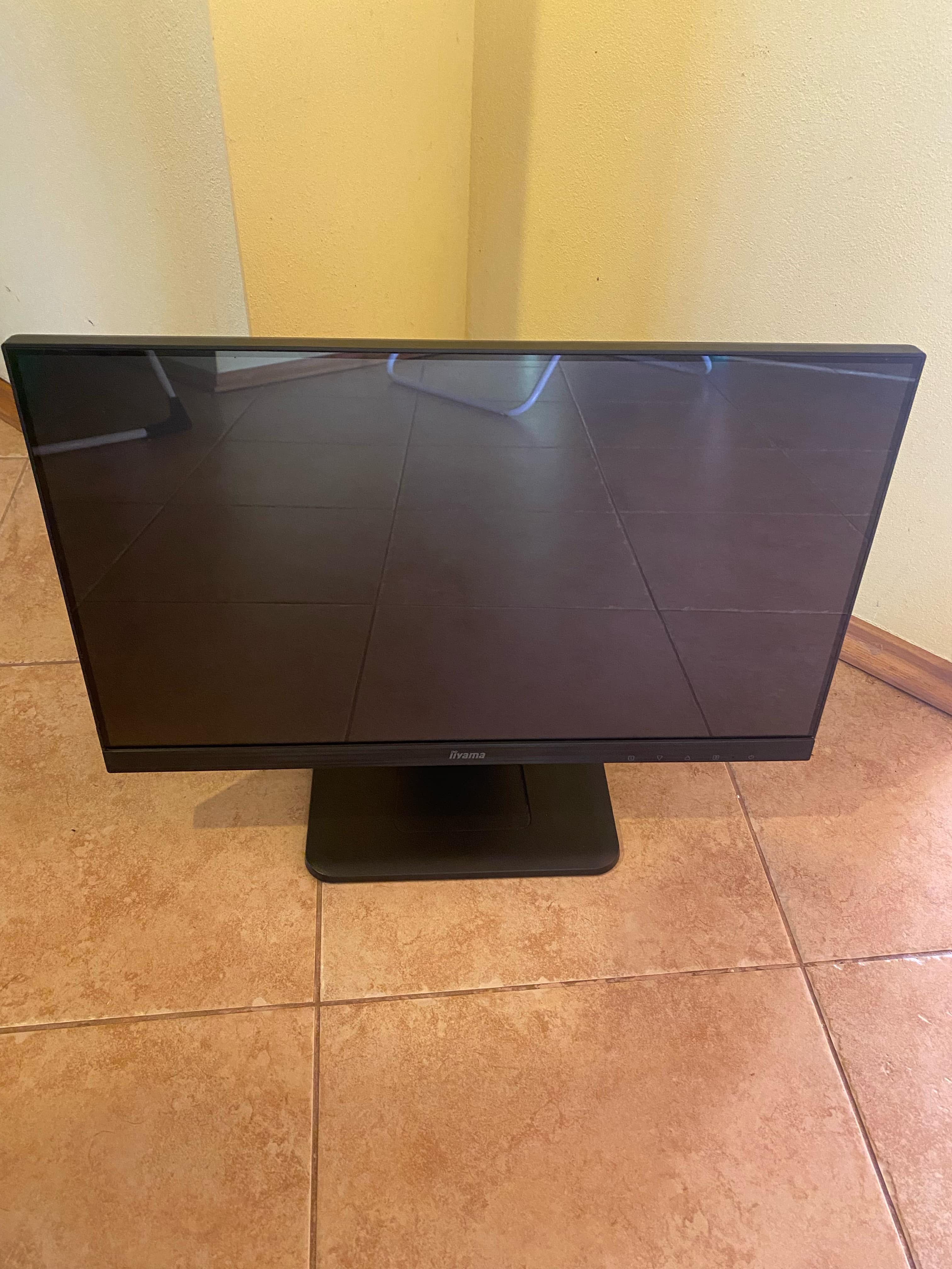 Monitor Iiyama ProLite 21,5”; Dobry do pracy, gier, filmów.