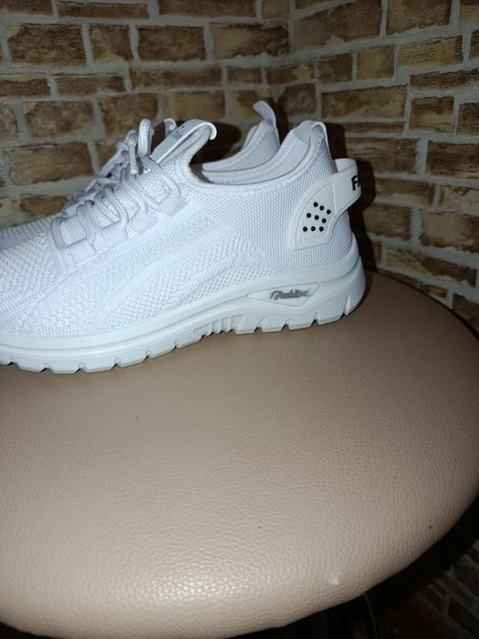 Кросовки 36р, женские, новые.