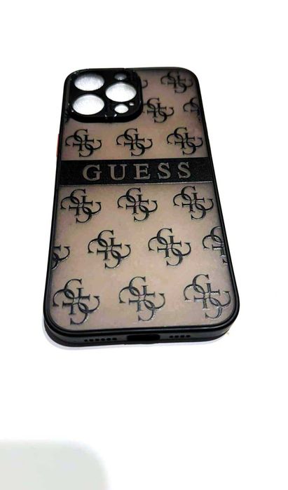 Etui obudowa 15 pro max Guess