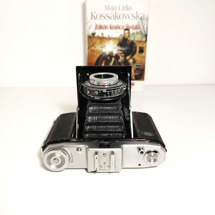 Aparat mieszkowy z 1953 roku Ikon Zeiss NETTAR II 518/16  1:6,3 75 mm