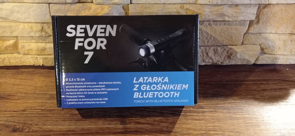 Latarka LED z głośnikiem BLUETOOTH do roweru.