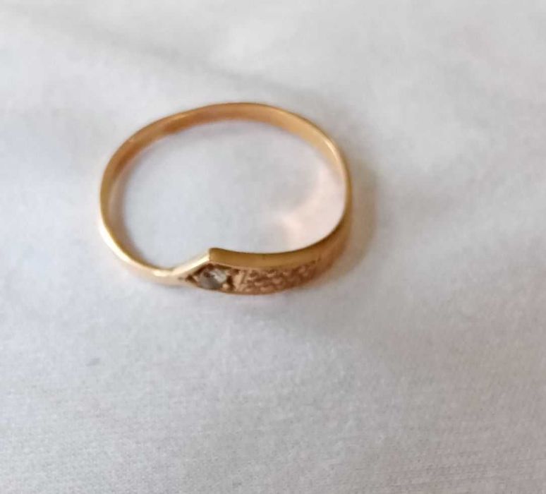 złoty pierścionek z oczkiem - 1,02 g - vintage