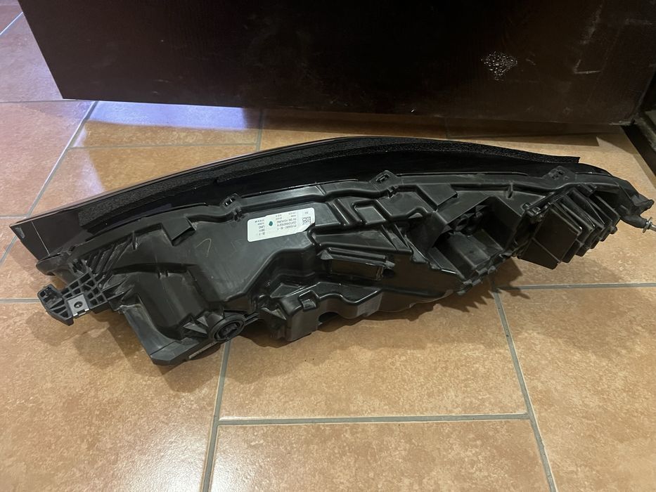 Фара права tesla highland оригінал США