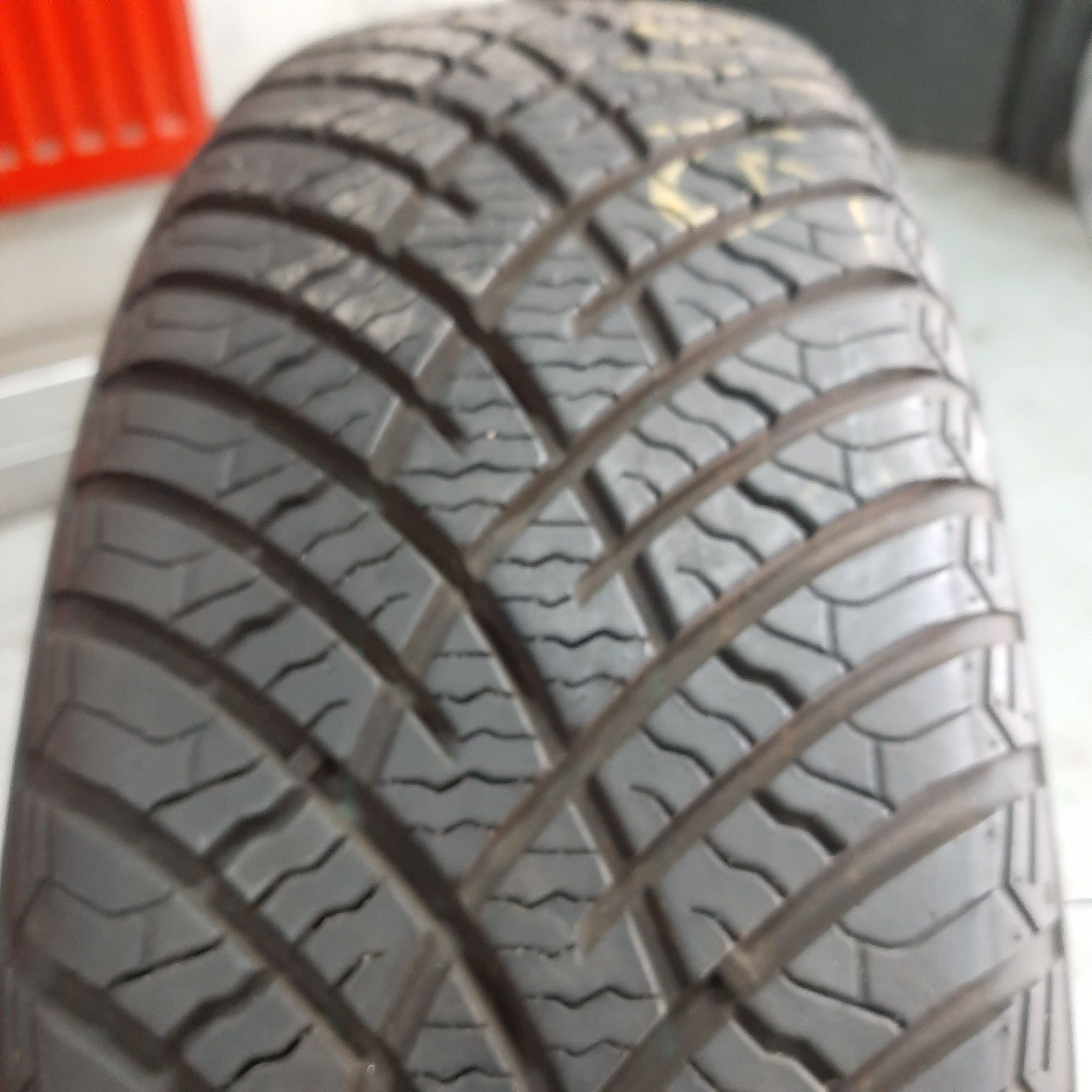 Opona Całoroczna Zeetex 175/65R15 84T