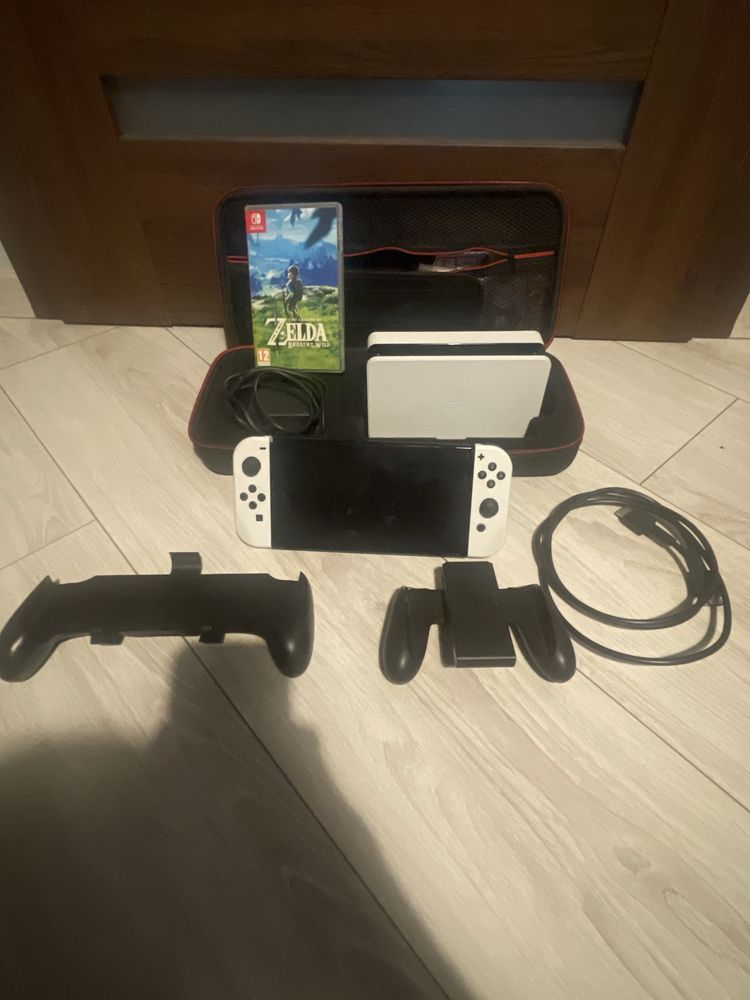 Nintendo switch Oled z grą i dodatkami