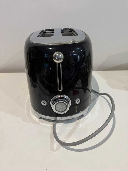 Torradeira SMEG preta brilhante como nova - faço entrega