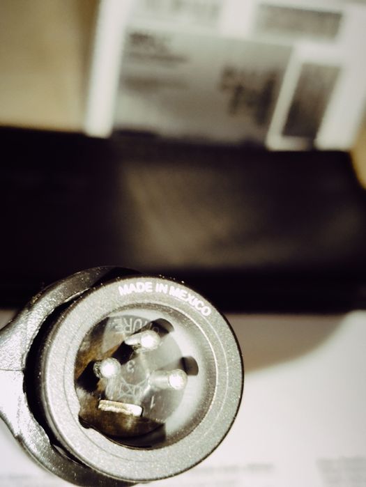 Продам мікрофон Shure SM58-LCE.