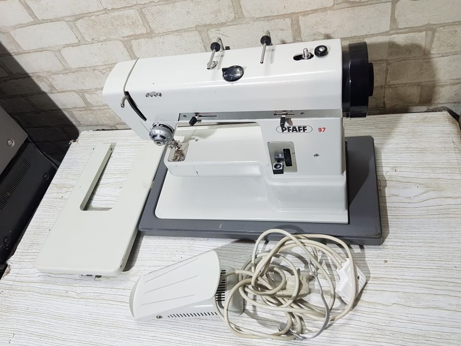 Швейна/швейная машинка Pfaff 97 б/у з Німеччини