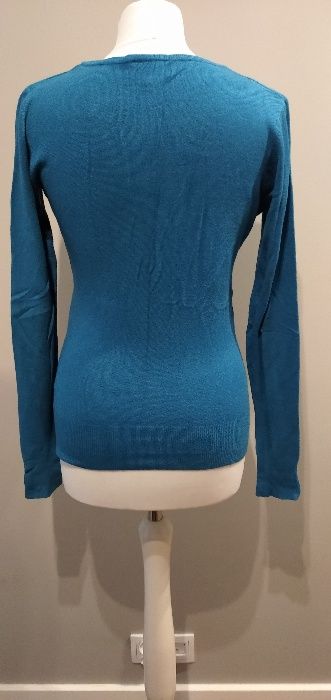 Niebieski błękitny sweterek zapinany na guzki M