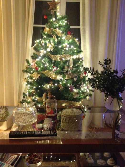 Arvore de natal com 1,50 de altura e pes de metal