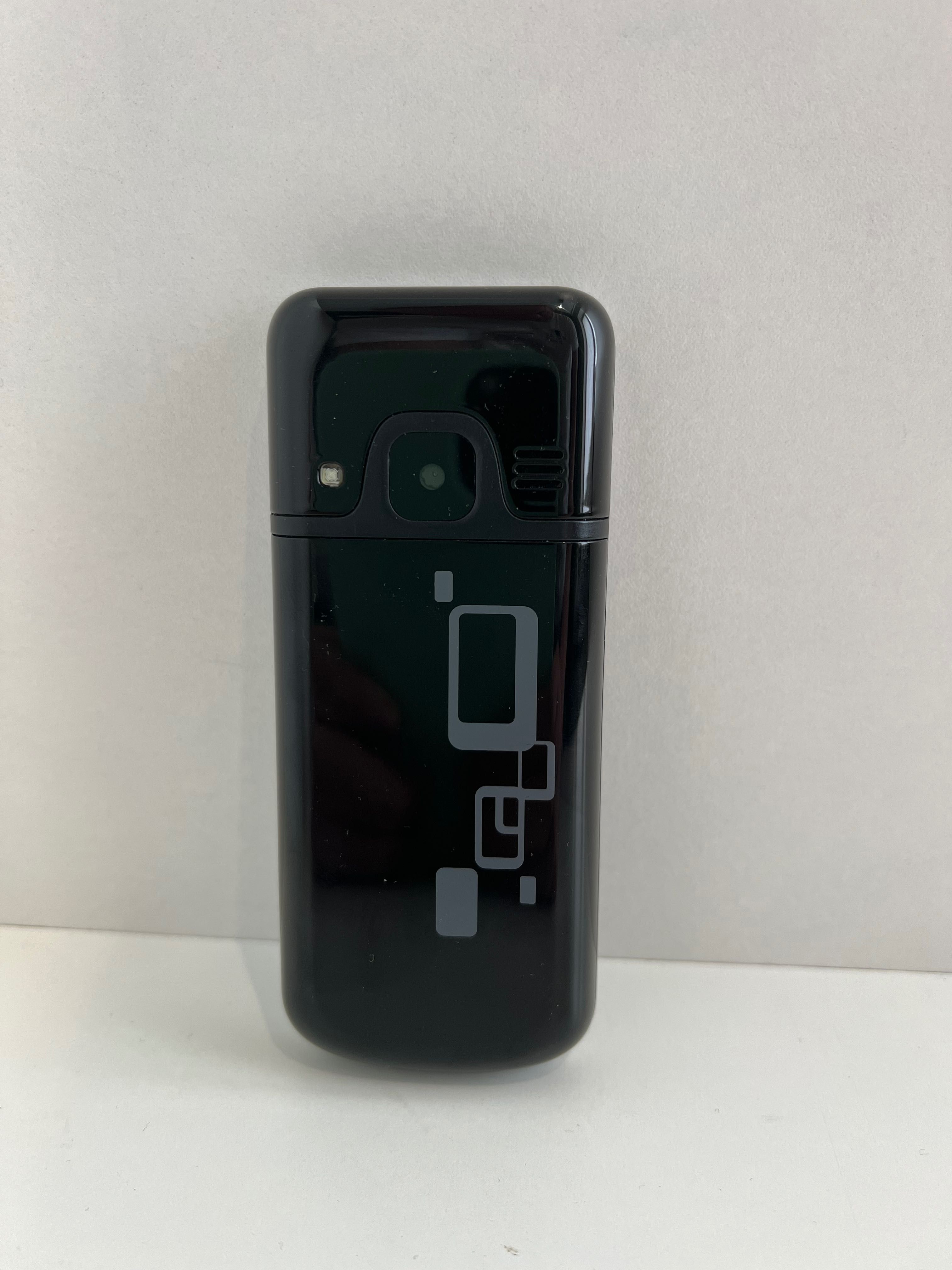 4х симний телефон Servo V9500
