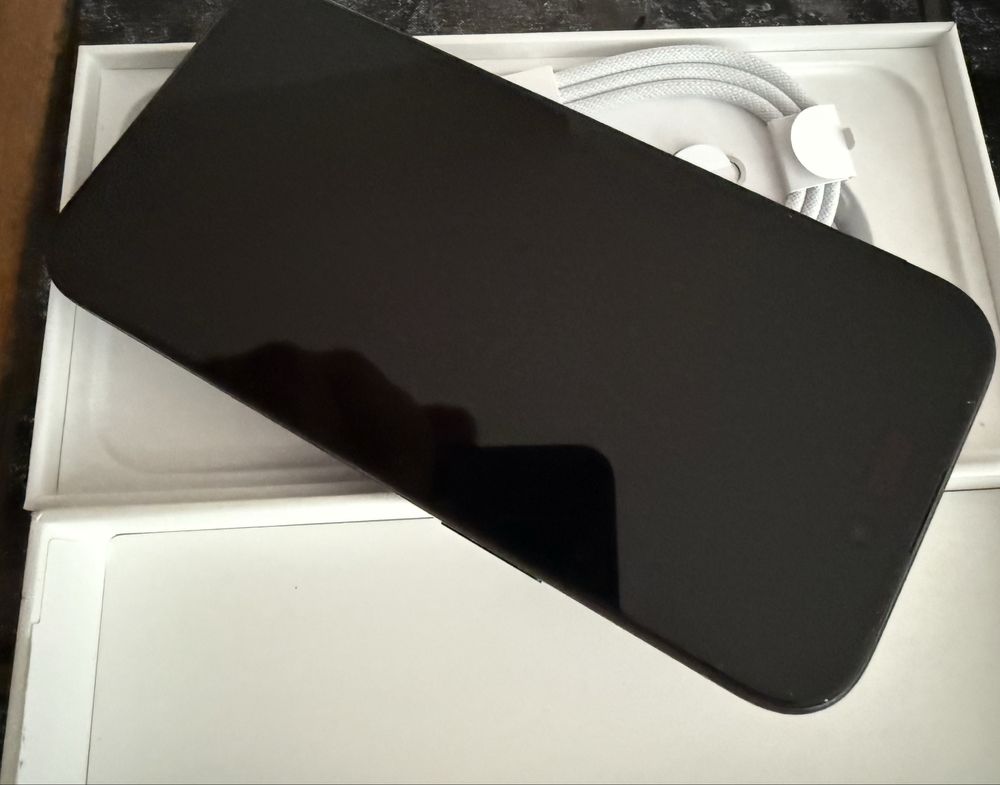 Iphone 15  bat87%