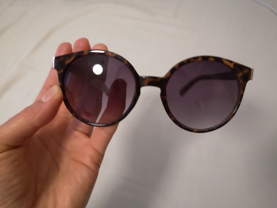 Óculos de sol sem marca