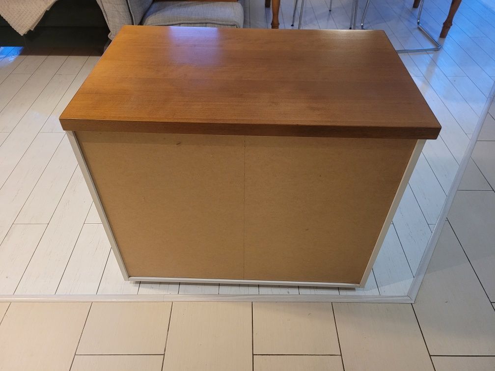 Sprzedam komodę 90x60x80 kolor buk