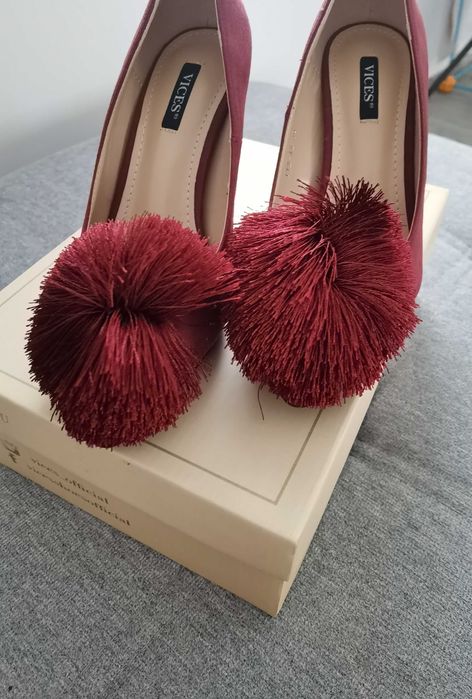 36 szpilki bordowe pompon wysokie wesele okazję super design sandały