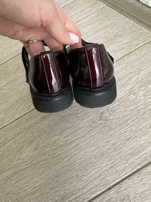 Туфли на девочку в школу