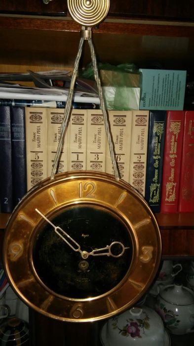 Часы настенные механические