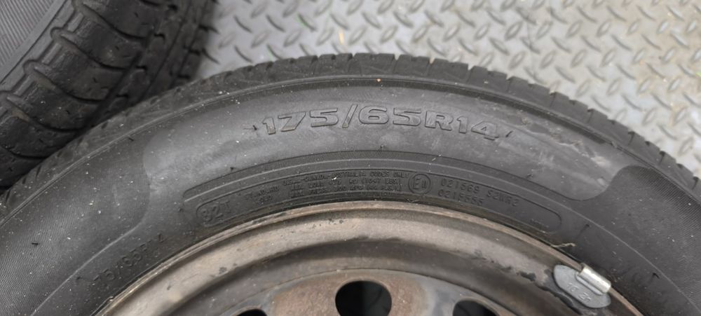 Pneus 175/65 R14
